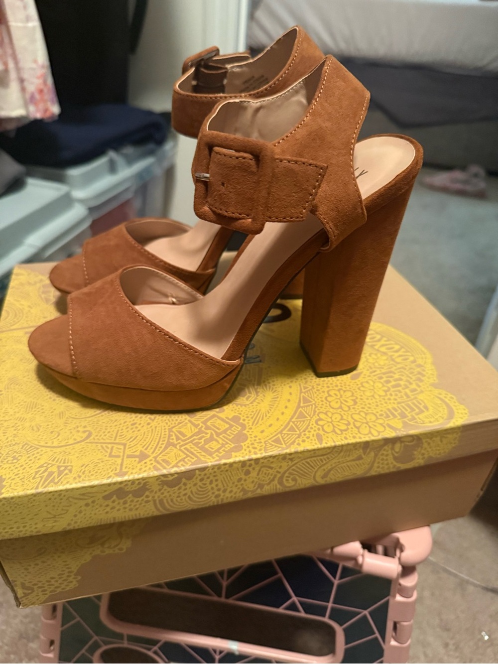 Brand New Women's Suede Platform Block Heel Sandals - Brown
